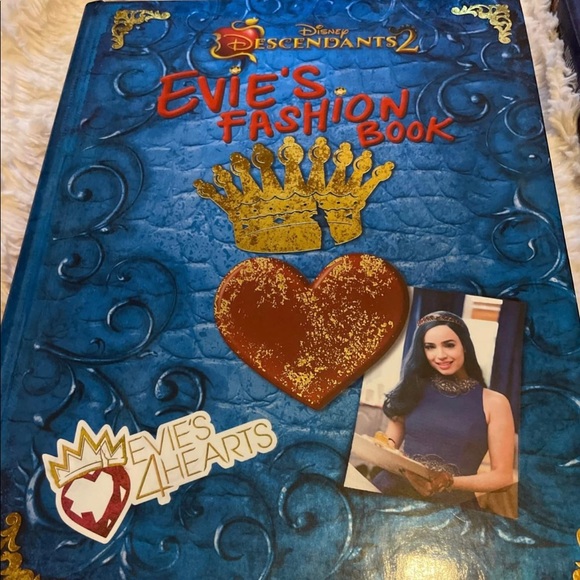 Set of 4 Descendants Books - Picture 3 of 5